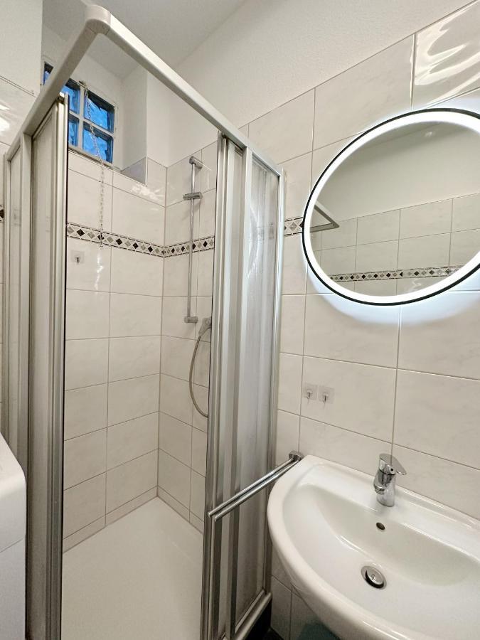 Igo Apartment 2 Schlafenzimmer Mit Waschmaschine Trockner Haustier Rheinufer 5Min Netflix Disney Plus 17-6 ดุยส์บูร์ก ภายนอก รูปภาพ